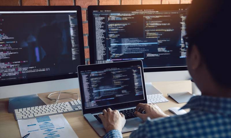 数据科学选型：R与Python如何赋能土默特右旗网站建设？
